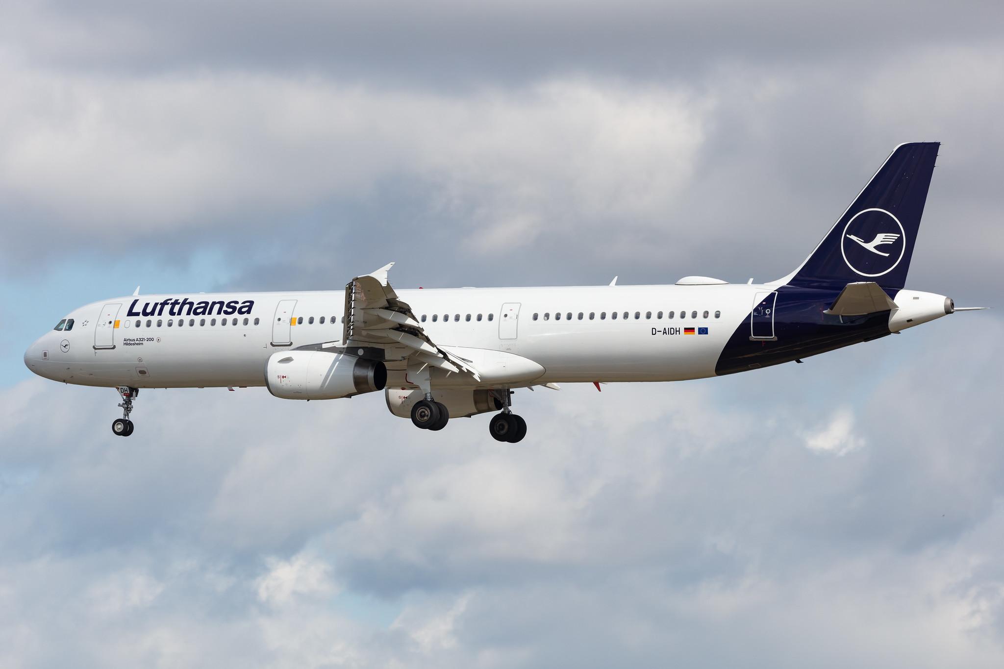 Frankfurt Airport: Lufthansa (LH / DLH) |  Airbus A321-231 A321 | D-AIDH | MSN 4710