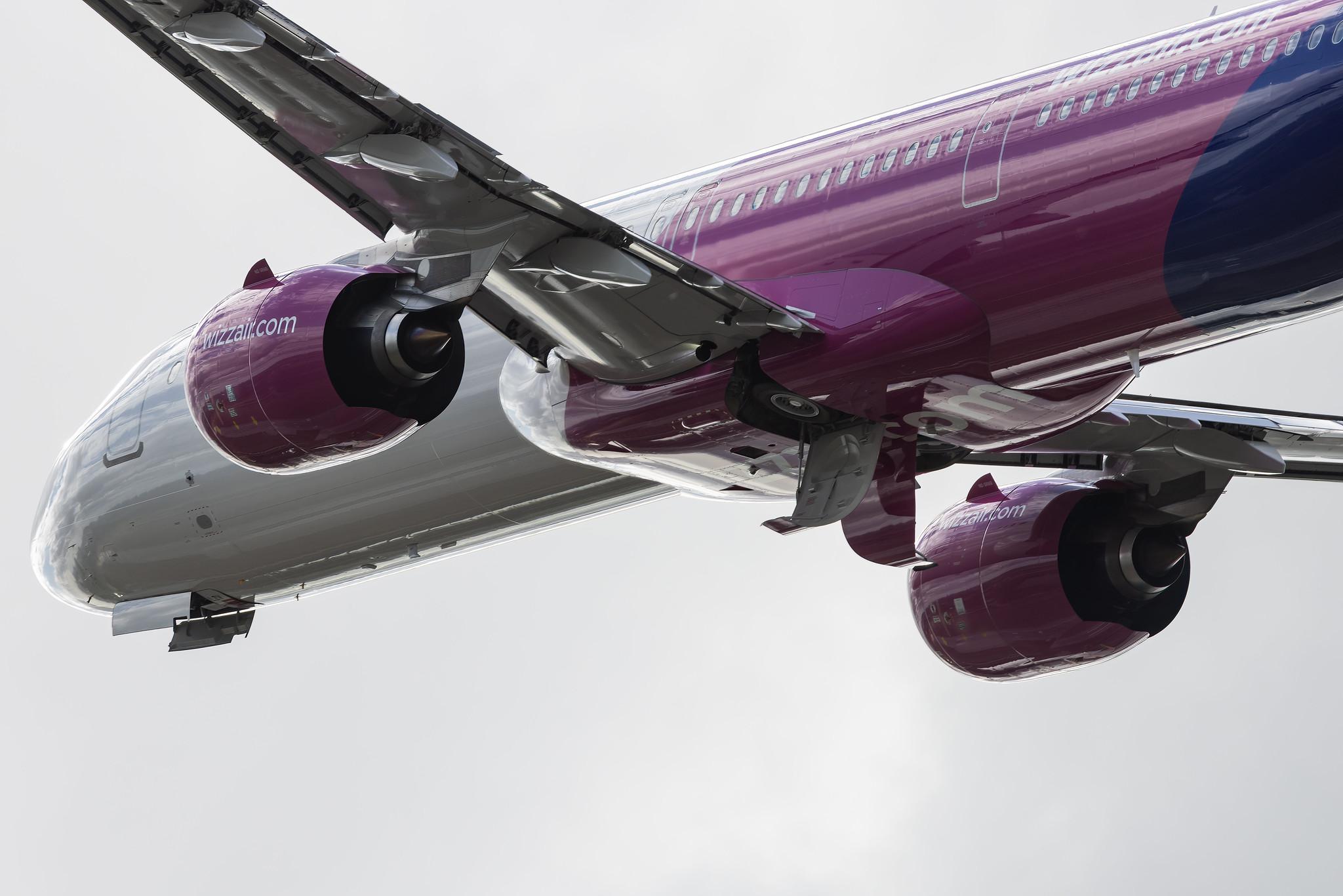 Hamburg Finkenwerder: Wizz Air (W6 / WZZ) | Airbus A321-271NX A21N | HA-LZV | MSN 10922