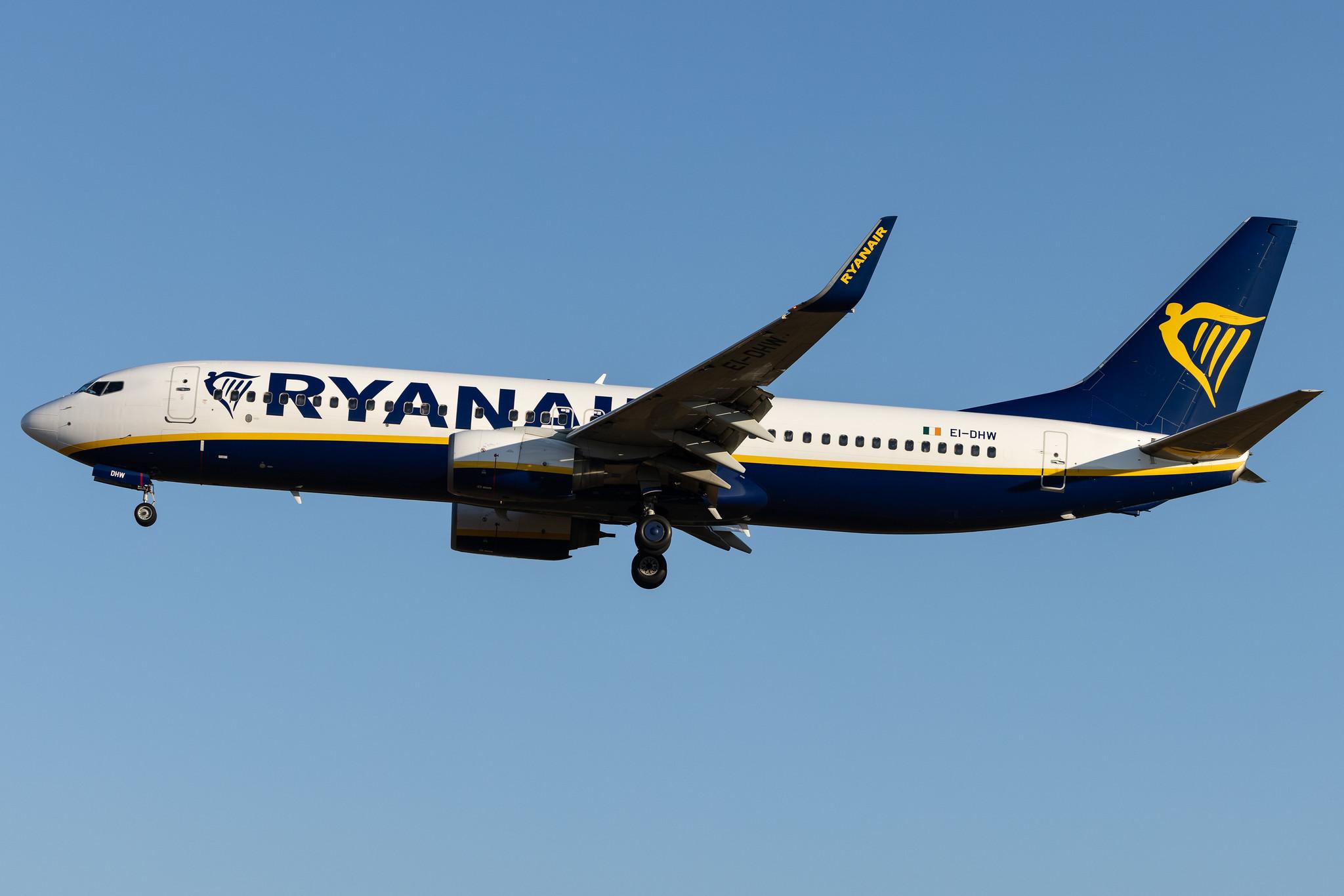 Hamburg Airport: Ryanair (FR / RYR) |  Boeing 737-8AS B738 | EI-DHW | MSN 33823