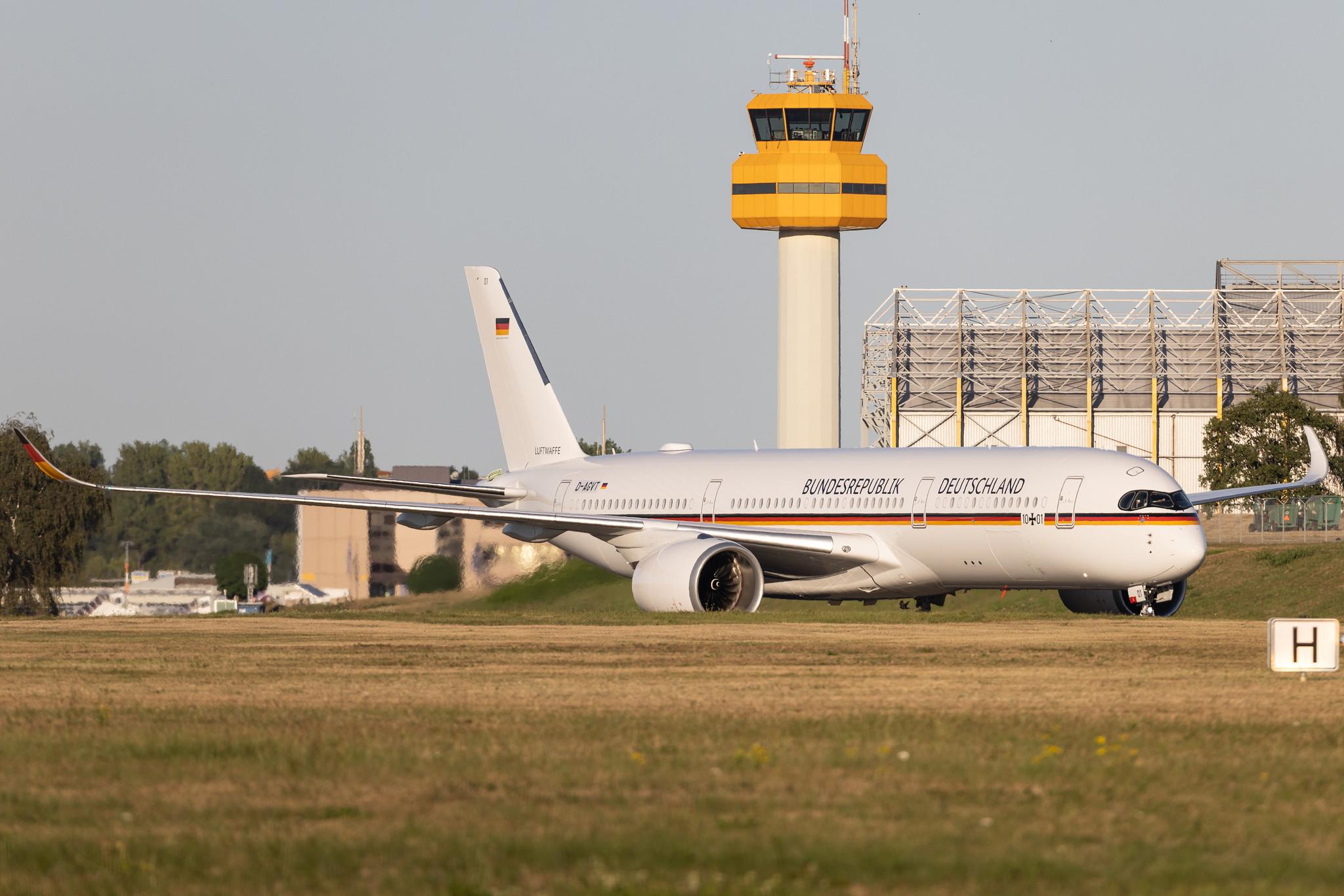 Hamburg Airport: German Air Force (/ GAF) | Airbus A350-941CJ A359 | D-AGVT | MSN 468