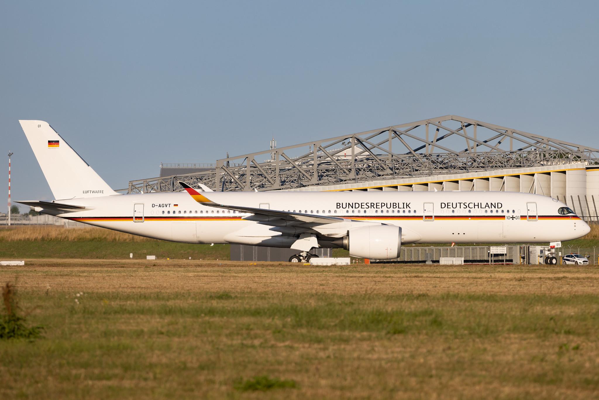 Hamburg Airport: German Air Force (/ GAF) | Airbus A350-941CJ A359 | D-AGVT | MSN 468