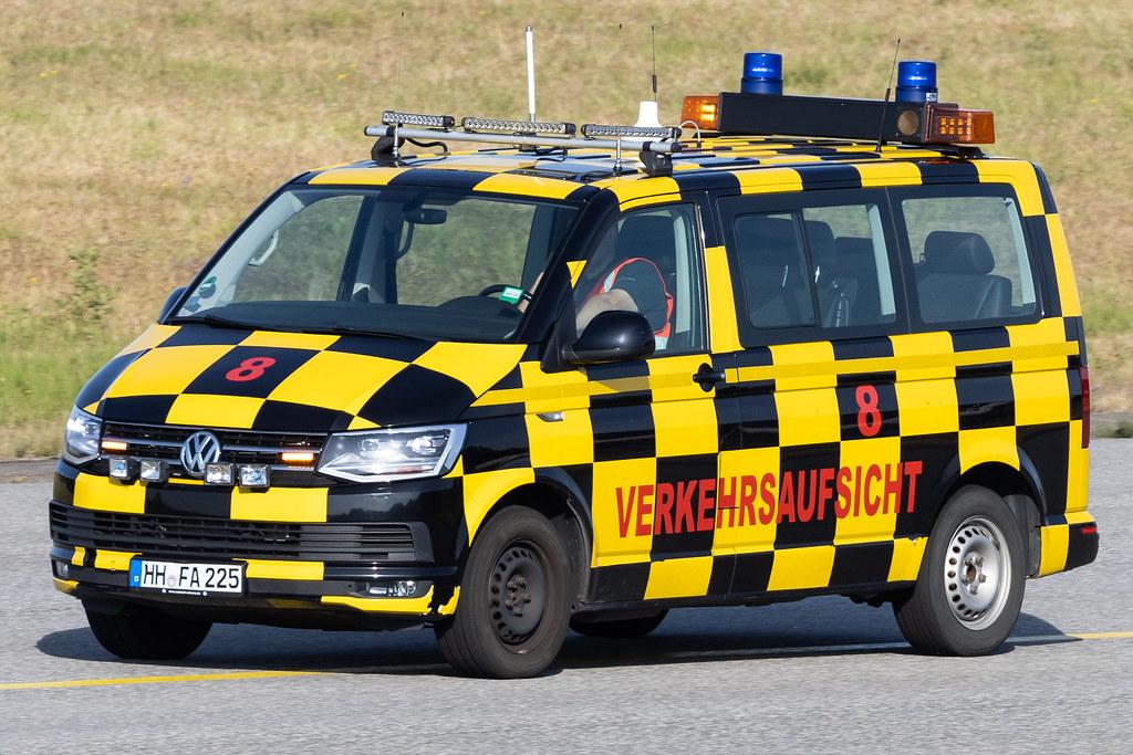 Hamburg Airport: Verkehrsaufsicht 8