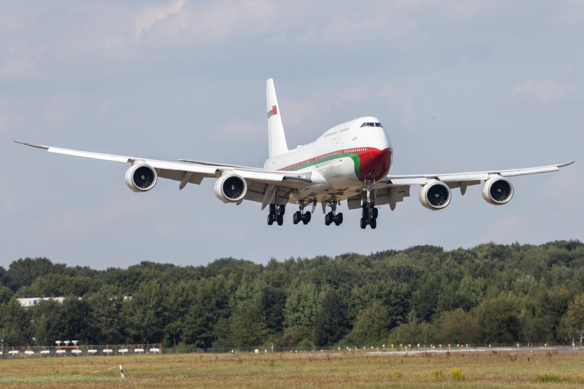 Hamburg Airport: Royal Flight of Oman | Boeing 747-8H0(BBJ) B748 | A4O-HMS | MSN 39749