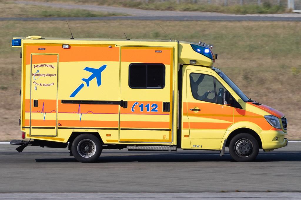 Hamburg Airport: Feuerwehr Hamburg Airport Fire & Rescue RTW 1