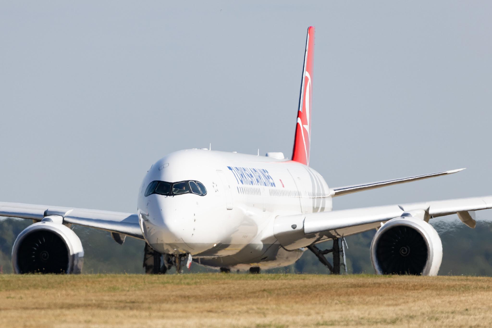 Hamburg Airport: Turkish Airlines (TK / THY) | Airbus A350-941 A359 | TC-LGF | MSN 496