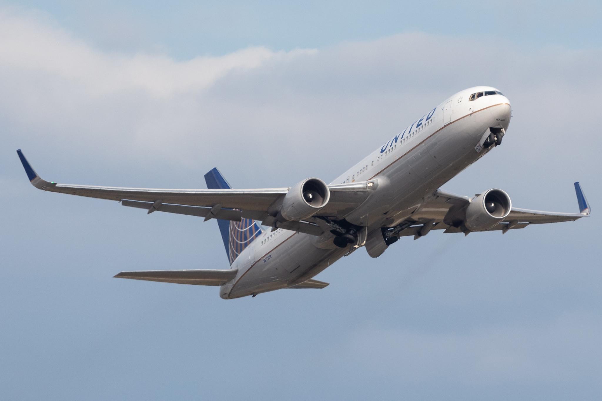 Frankfurt Airport: United Airlines (UA / UAL) |  Boeing 767-322(ER) B763 | N677UA | MSN 30029