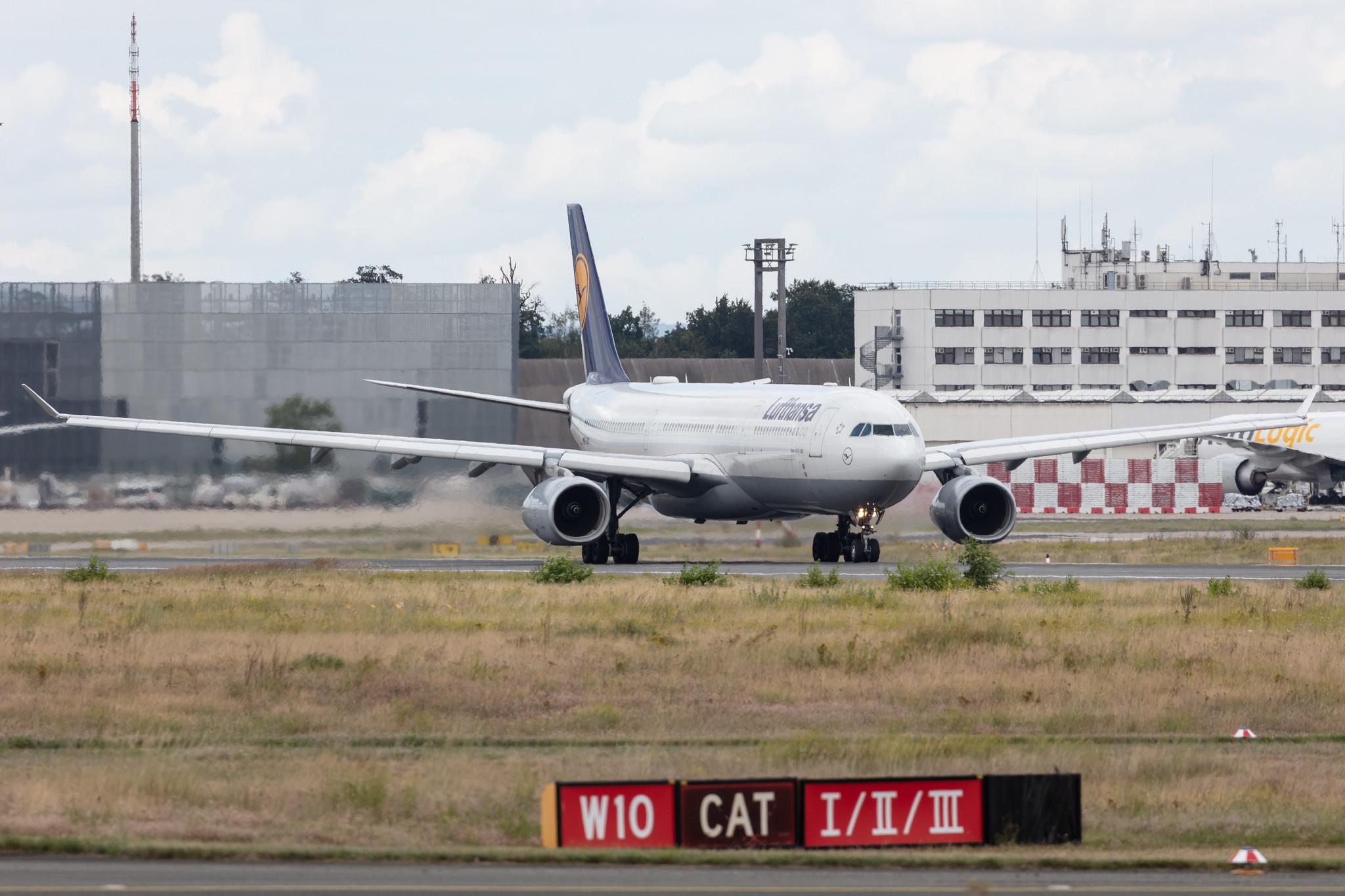 Frankfurt Airport: Lufthansa (LH / DLH) |  Airbus A330-343 A333 | D-AIKS | MSN 1497
