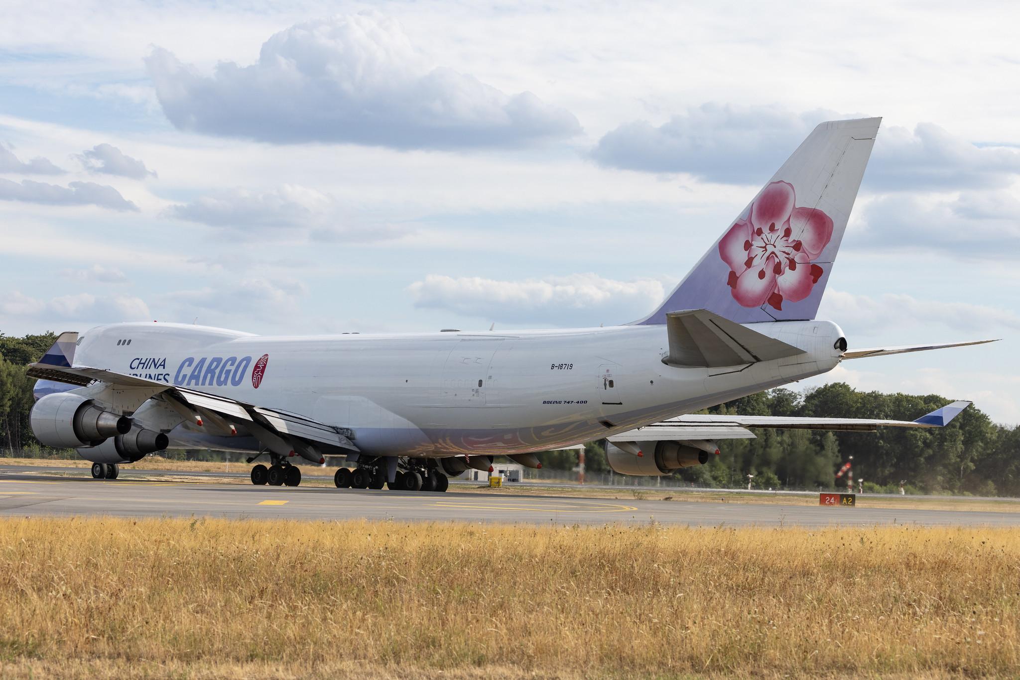 Luxembourg Findel Airport: China Airlines Cargo (CI / CAL) | Operator: China Airlines |  Boeing 747-409(F) B744 | B-18719 | MSN 33739