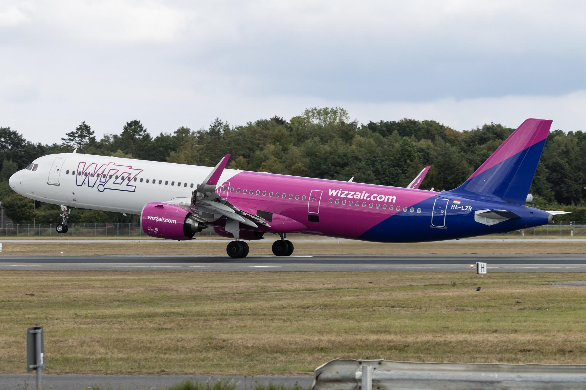 Hamburg Airport: Wizz Air (W6 / WZZ) |  Airbus A321-271NX A21N | HA-LZR | MSN 10889
