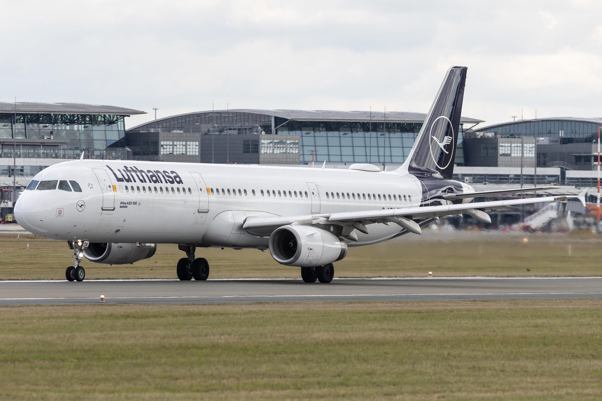 Hamburg Airport: Lufthansa (LH / DLH) | Airbus A321-231 A321 | D-AIDK | MSN 4819
