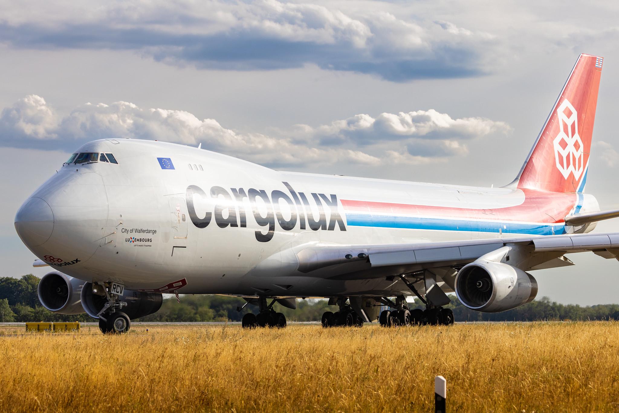 Luxembourg Findel Airport: Cargolux (CV / CLX) | Boeing 747-4R7F B744 | LX-RCV | MSN 30400
