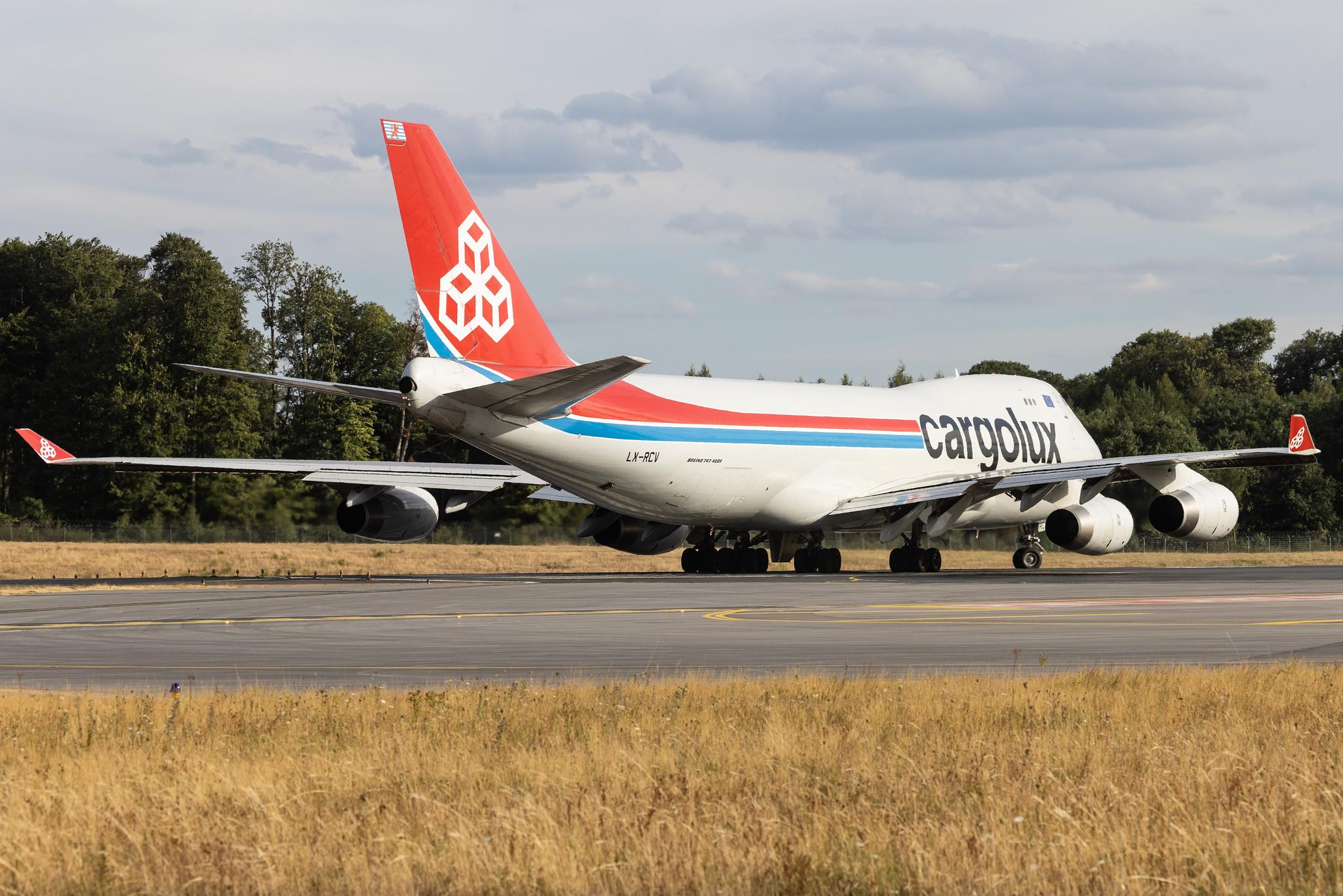 Luxembourg Findel Airport: Cargolux (CV / CLX) | Boeing 747-4R7F B744 | LX-RCV | MSN 30400