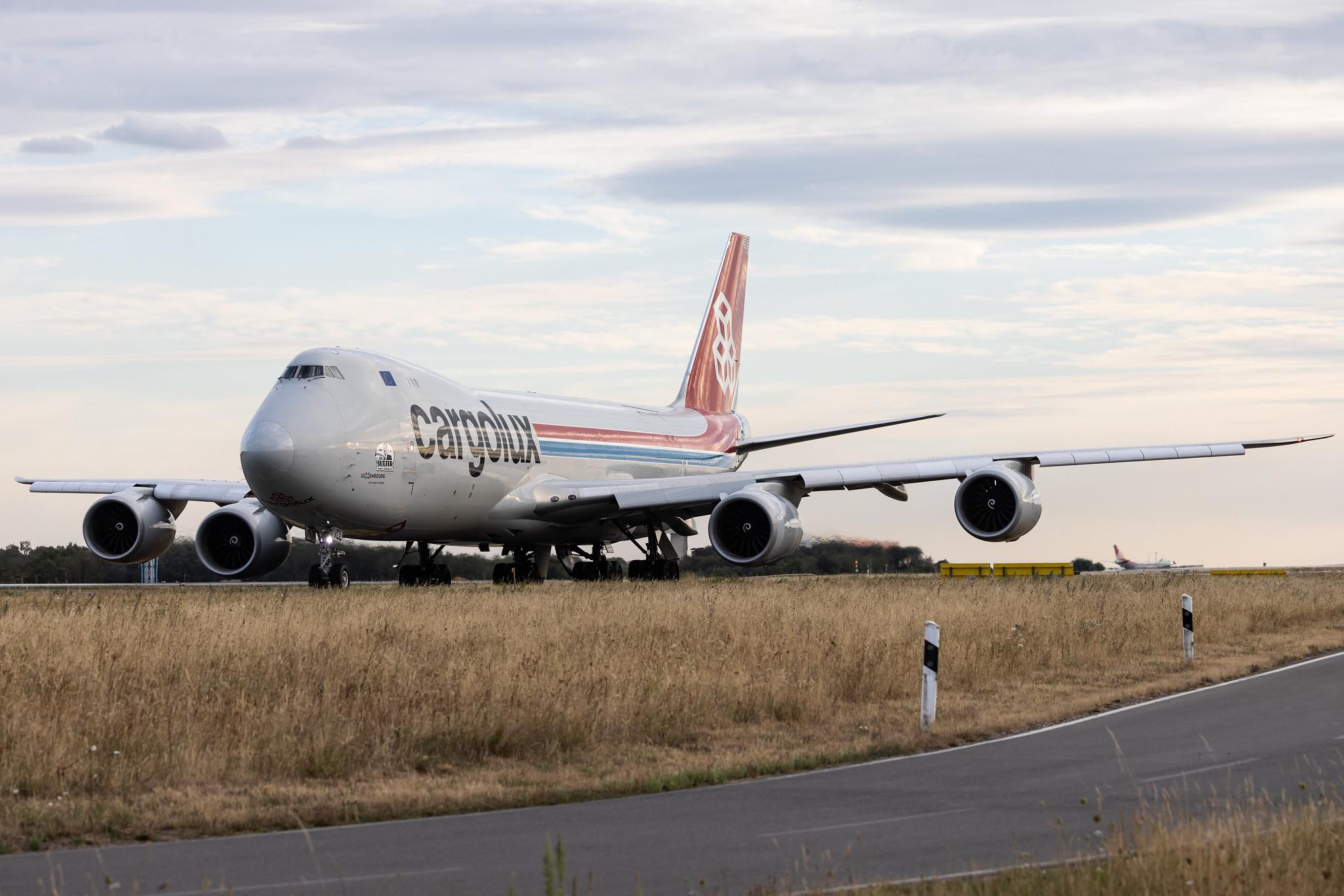 Luxembourg Findel Airport: Cargolux (CV / CLX) |  Boeing 747-8R7F B748 | LX-VCL | MSN 35823
