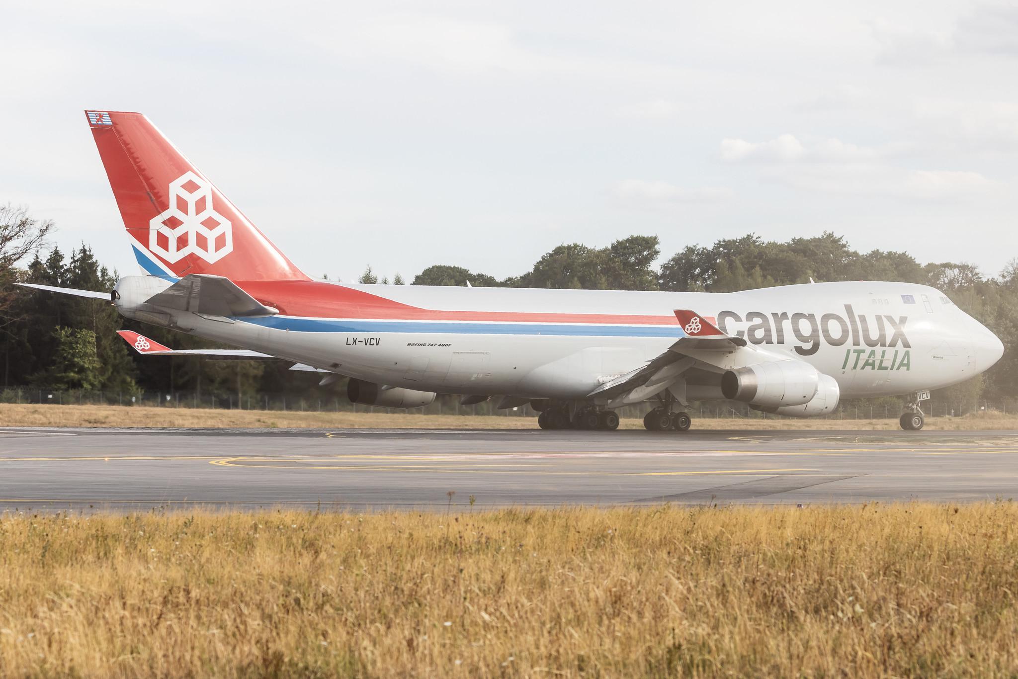 Luxembourg Findel Airport: Cargolux (CV / CLX) | Operator: Cargolux Italia | Boeing 747-4R7(F) B744 | LX-VCV | MSN 34235