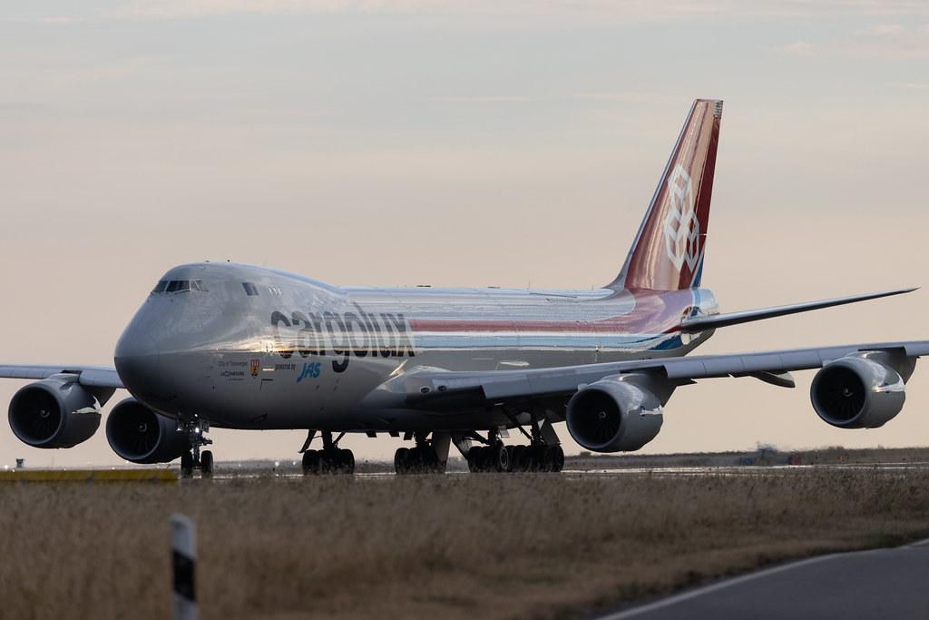 Luxembourg Findel Airport: Cargolux (CV / CLX) | Boeing 747-8R7F B748 | LX-VCI | MSN 35822