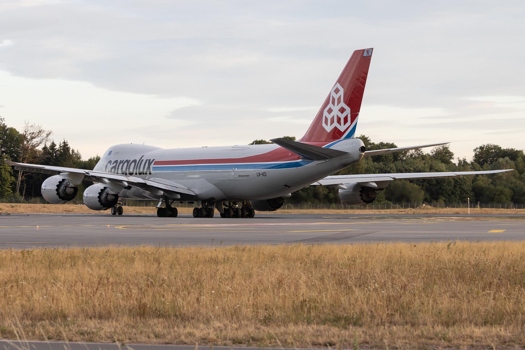 Luxembourg Findel Airport: Cargolux (CV / CLX) | Boeing 747-8R7F B748 | LX-VCI | MSN 35822