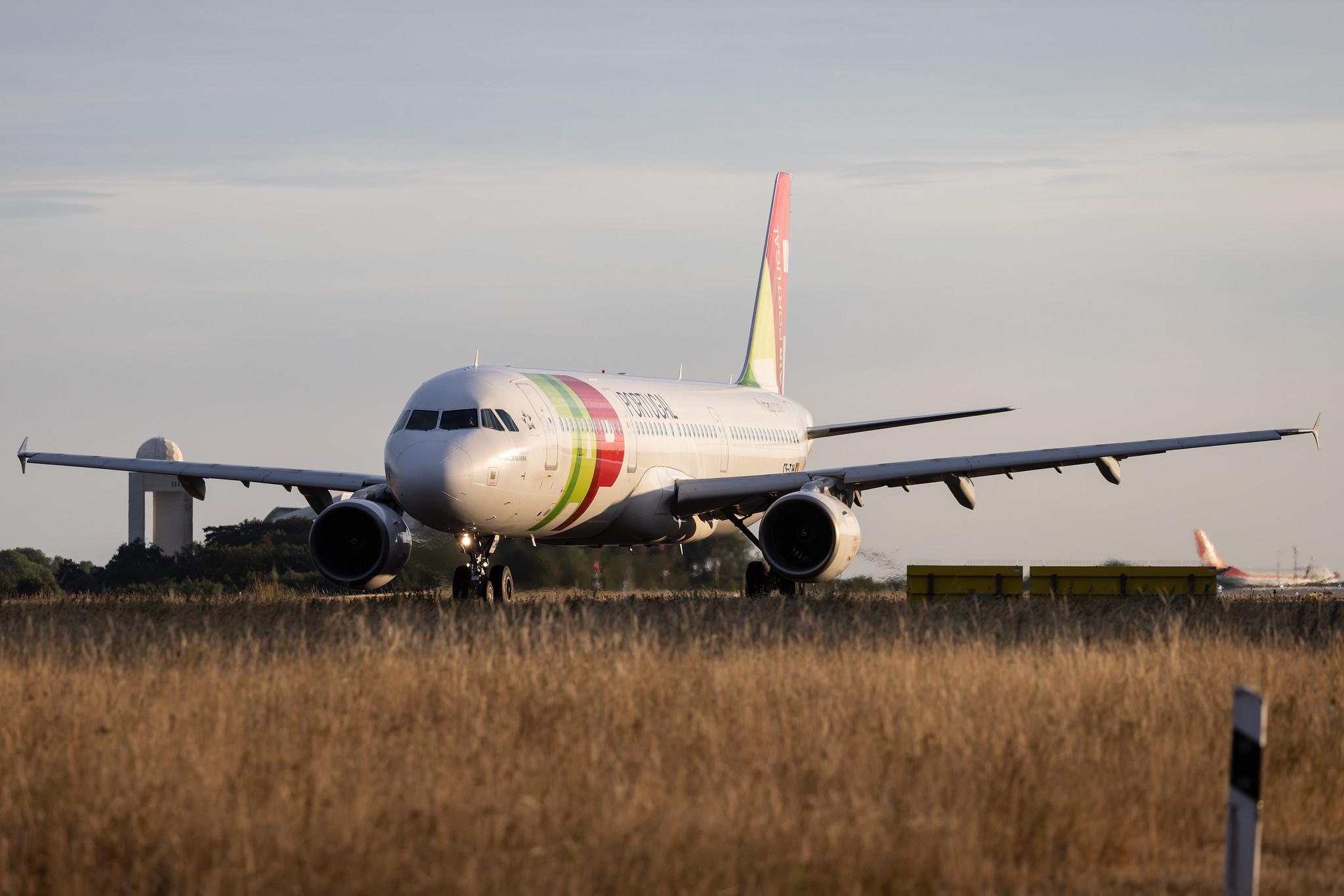 Luxembourg Findel Airport: TAP Air Portugal (TP / TAP) |  Airbus A321-211 A321 | CS-TJH | MSN 2270