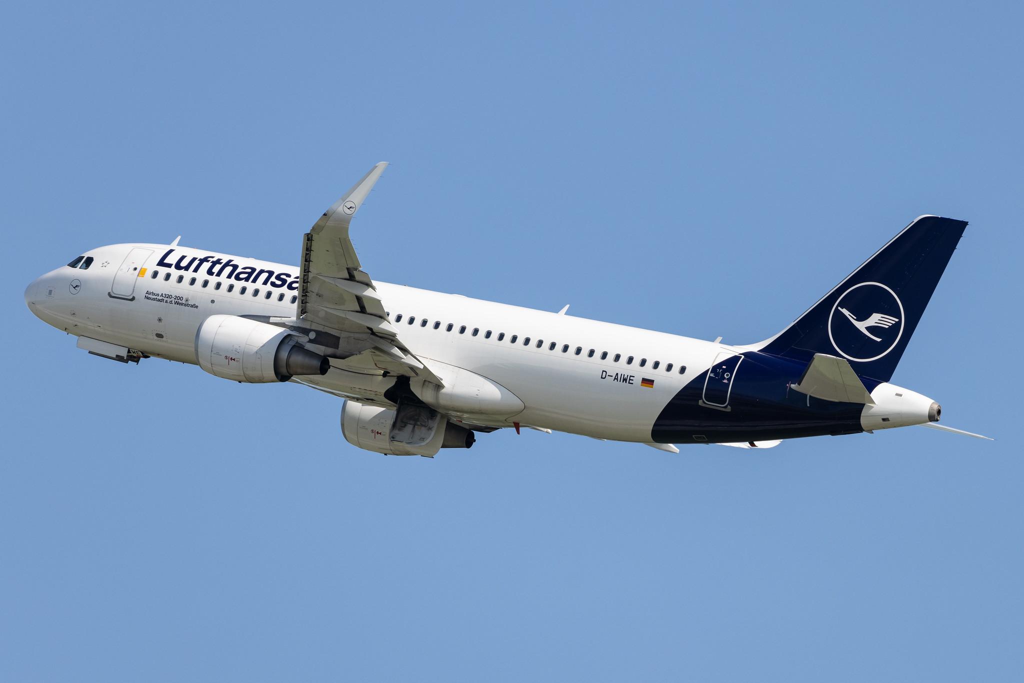 Munich Airport: Lufthansa (LH / DLH) | Airbus A320-214 A320 | D-AIWE | MSN 8680