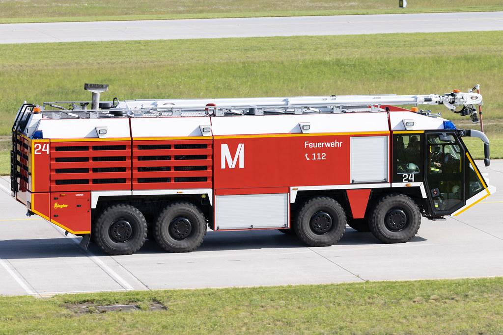 Munich Airport: Flughafen Feuerwehr München 24
