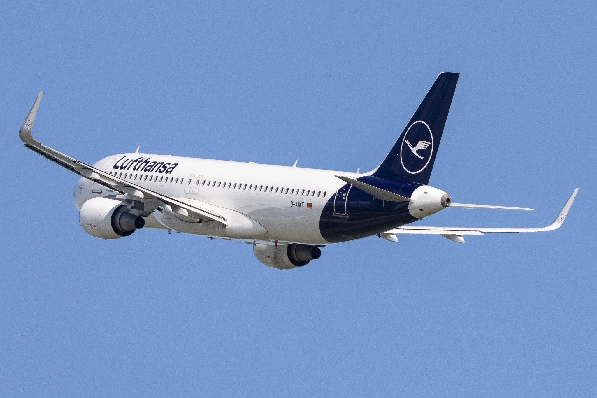 Munich Airport: Lufthansa (LH / DLH) | Airbus A320-214 A320 | D-AIWF | MSN 8853