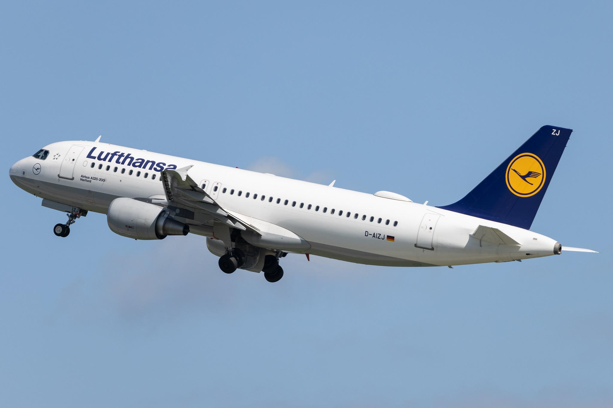 Munich Airport: Lufthansa (LH / DLH) | Airbus A320-214 A320 | D-AIZJ | MSN 4449