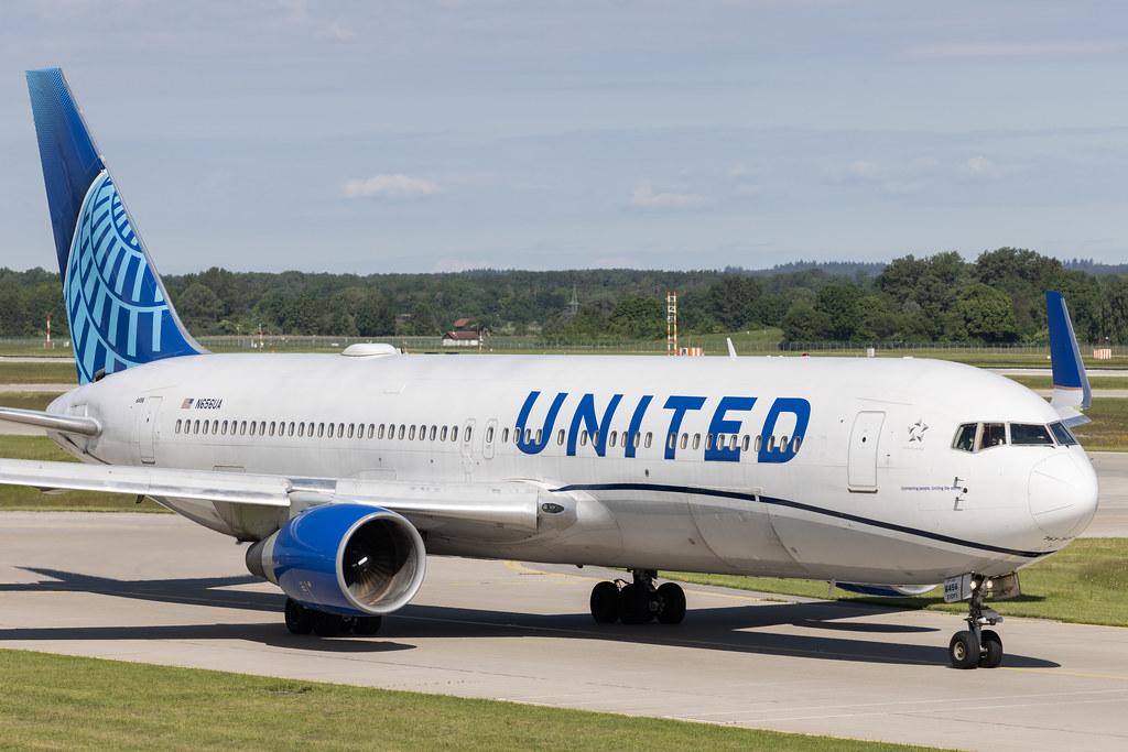 Munich Airport: United Airlines (UA / UAL) | Boeing 767-322(ER) B763 | N656UA | MSN 25394