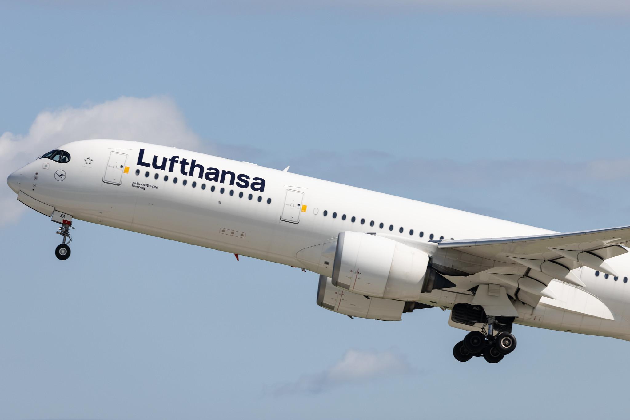 Munich Airport: Lufthansa (LH / DLH) | Airbus A350-941 A359 | D-AIXA | MSN 074