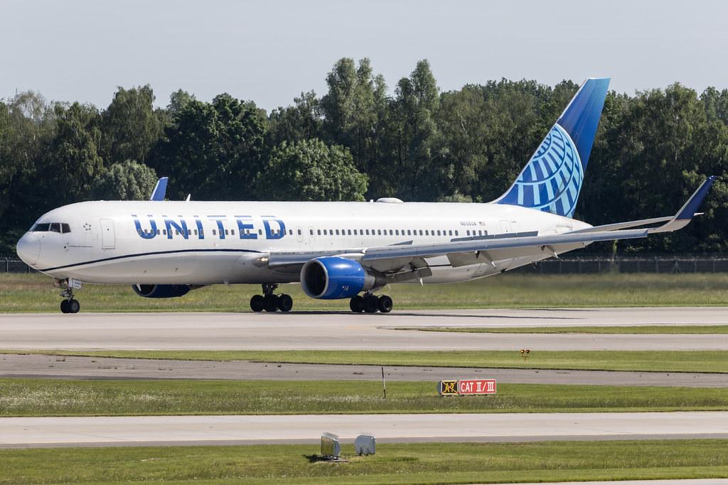 Munich Airport: United Airlines (UA / UAL) | Boeing 767-322(ER) B763 | N656UA | MSN 25394
