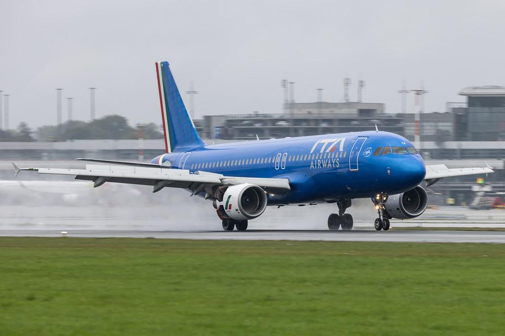 Hamburg Airport: ITA Airways (AZ / ITY) | Operator: Italia Trasporto Aereo | Airbus A320-216 A320 | EI-DTB | MSN 03815