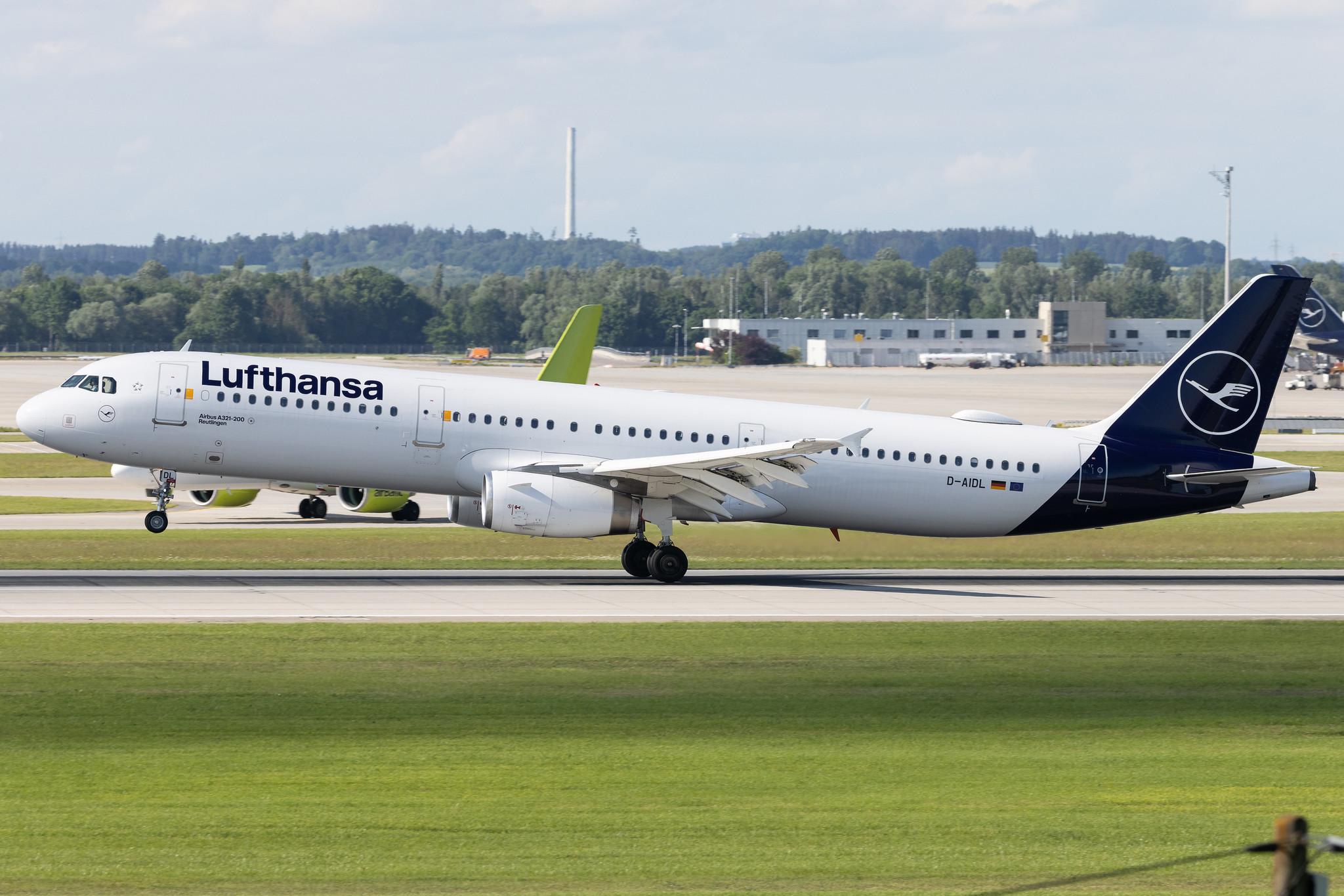 Munich Airport: Lufthansa (LH / DLH) | Airbus A321-231 A321 | D-AIDL | MSN 4881