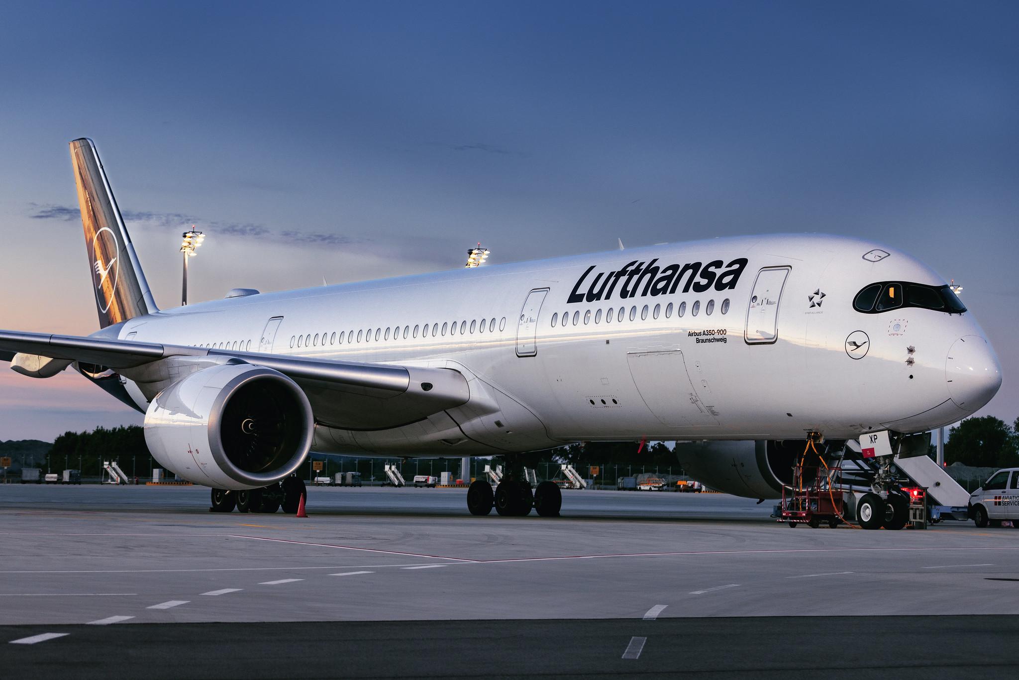 Munich Airport: Lufthansa (LH / DLH) | Airbus A350-941 A359 | D-AIXP | MSN 390