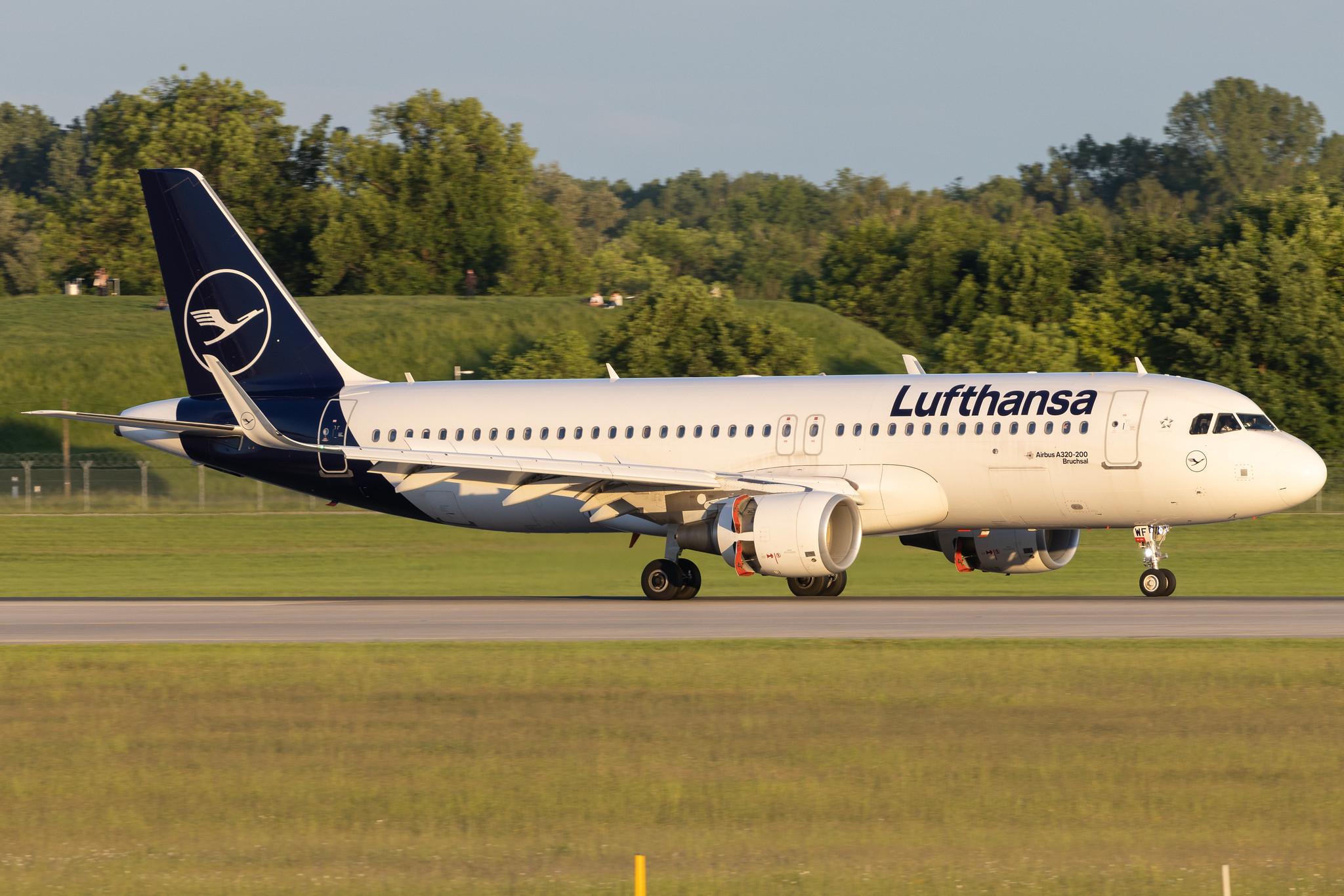 Munich Airport: Lufthansa (LH / DLH) | Airbus A320-214 A320 | D-AIWF | MSN 8853