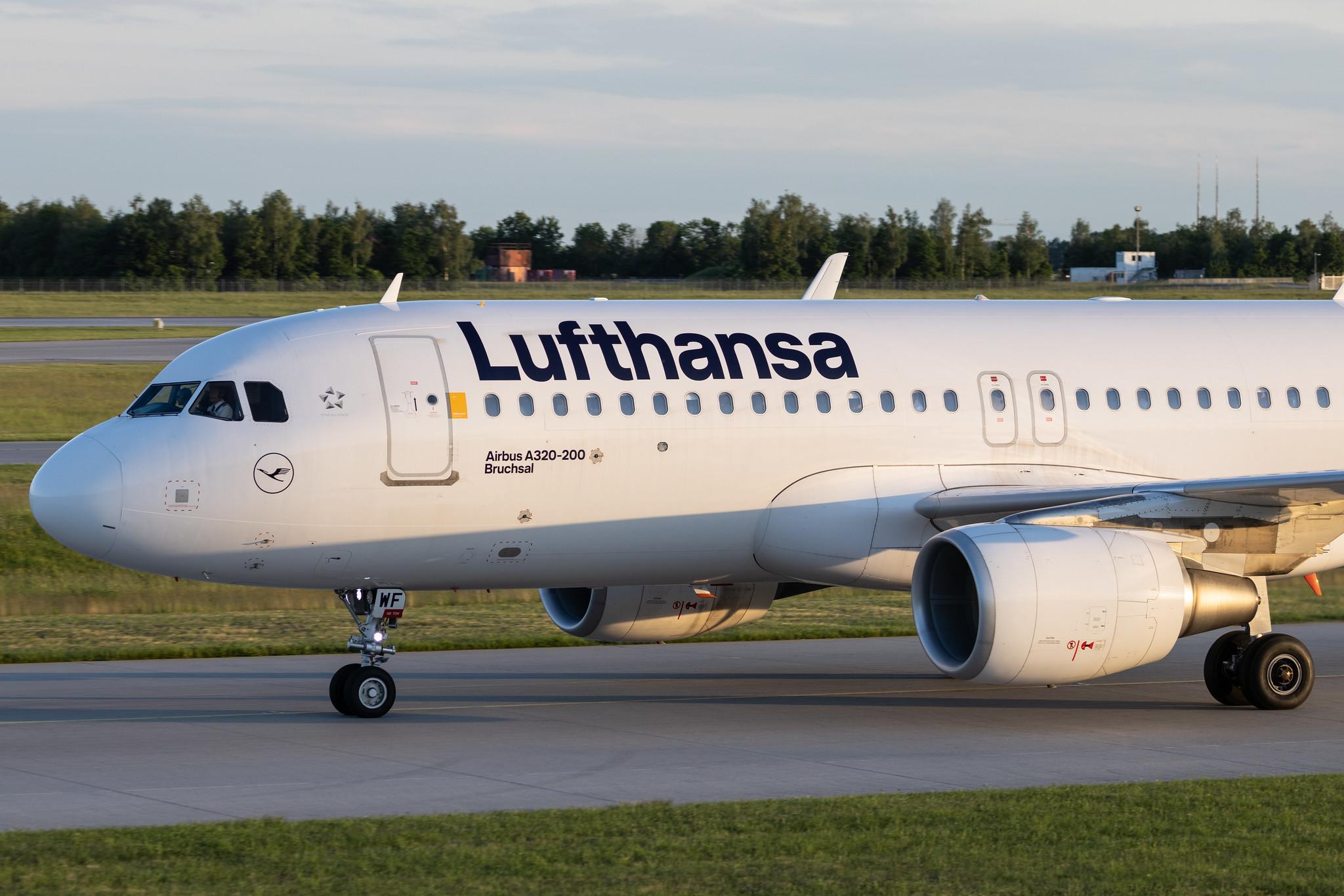 Munich Airport: Lufthansa (LH / DLH) | Airbus A320-214 A320 | D-AIWF | MSN 8853
