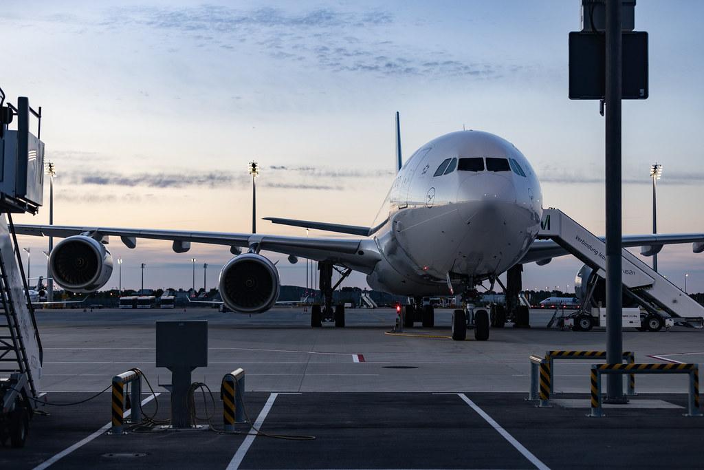 Munich Airport: Lufthansa (LH / DLH) | Airbus A340-642 A346 | D-AIHI | MSN 0569