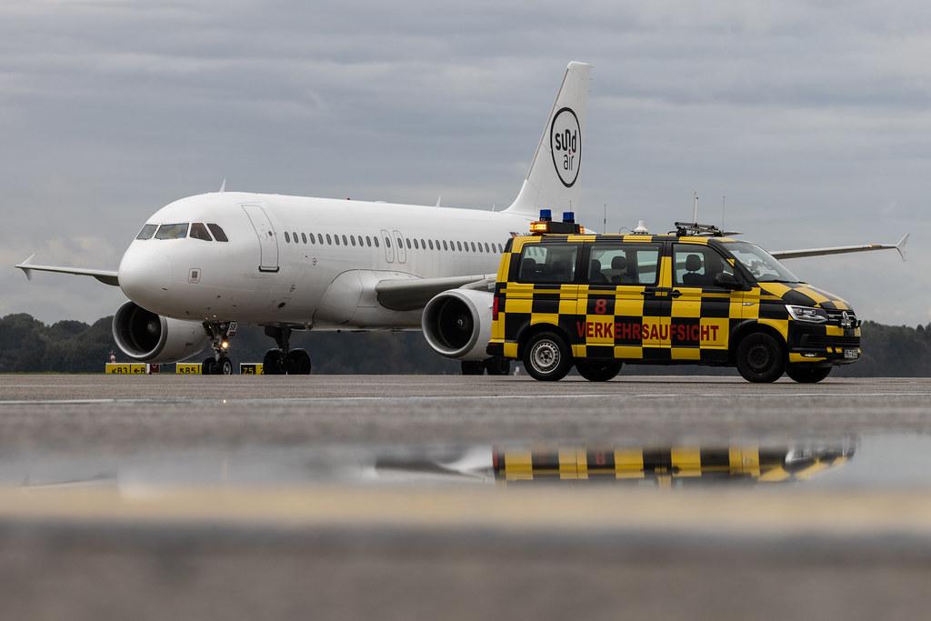 Hamburg Airport: Sundair (SR / SDR) | Airbus A319-112 A319 | D-ASSB | MSN 04663