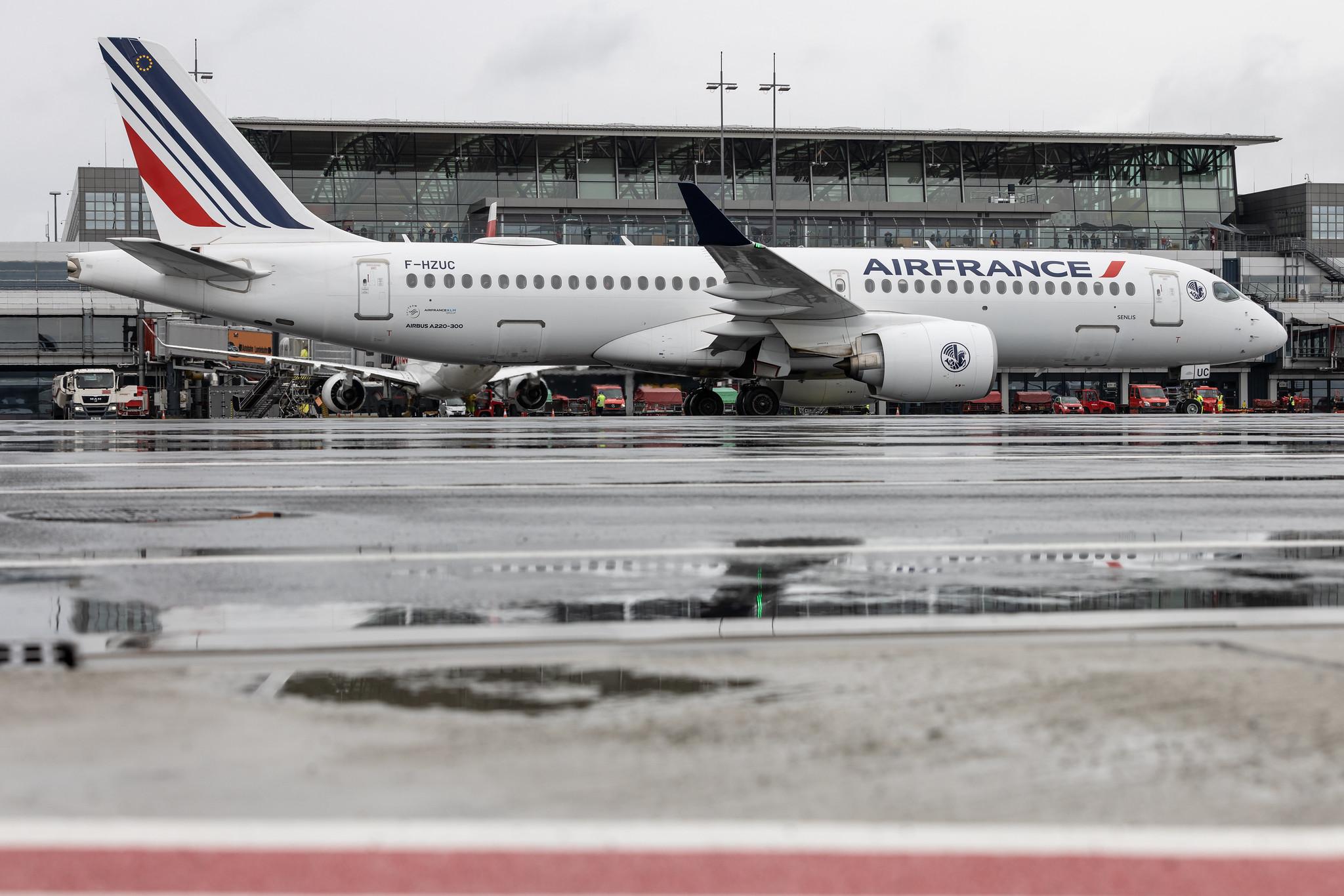 Hamburg Airport: Air France (AF / AFR) | Airbus A220-300 BCS3 | F-HZUC | MSN 55140