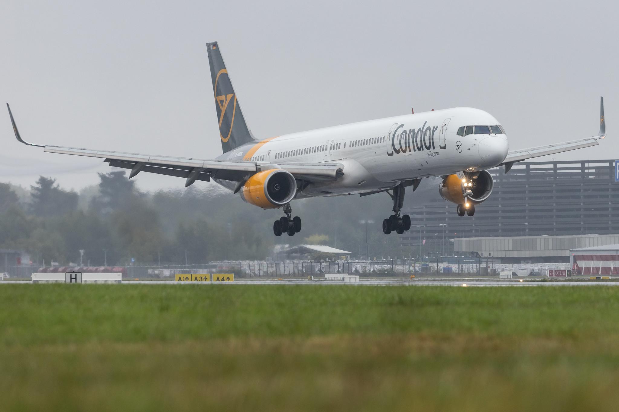 Hamburg Airport: Condor (DE / CFG) | Boeing 757-330 B753 | D-ABOK | MSN 29020