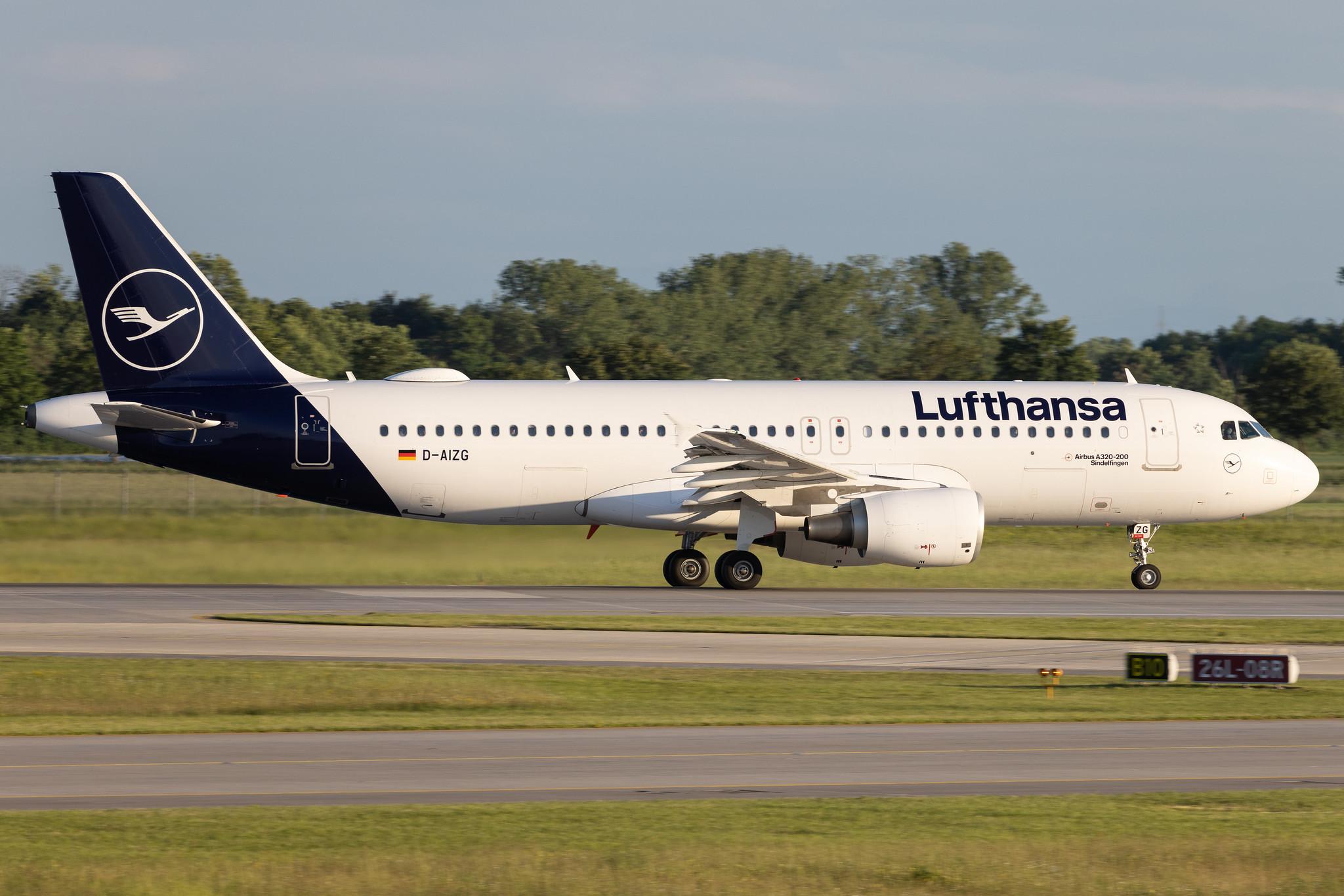 Munich Airport: Lufthansa (LH / DLH) | Airbus A320-214 A320 | D-AIZG | MSN 4324