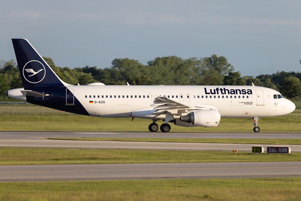 Munich Airport: Lufthansa (LH / DLH) | Airbus A320-214 A320 | D-AIZG | MSN 4324