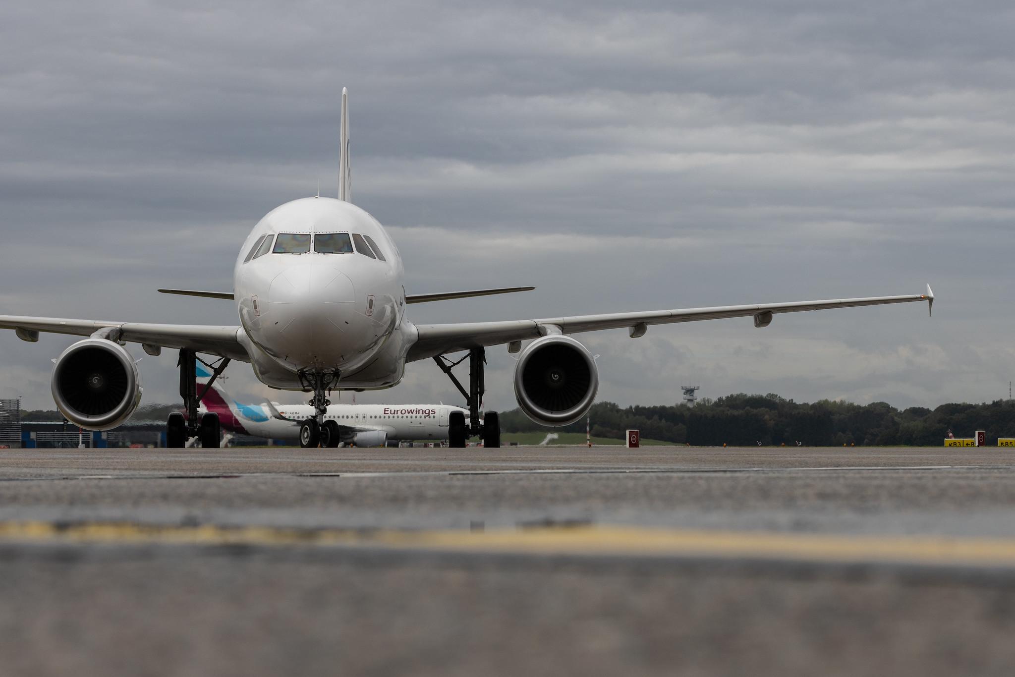 Hamburg Airport: Sundair (SR / SDR) | Airbus A319-112 A319 | D-ASSB | MSN 04663
