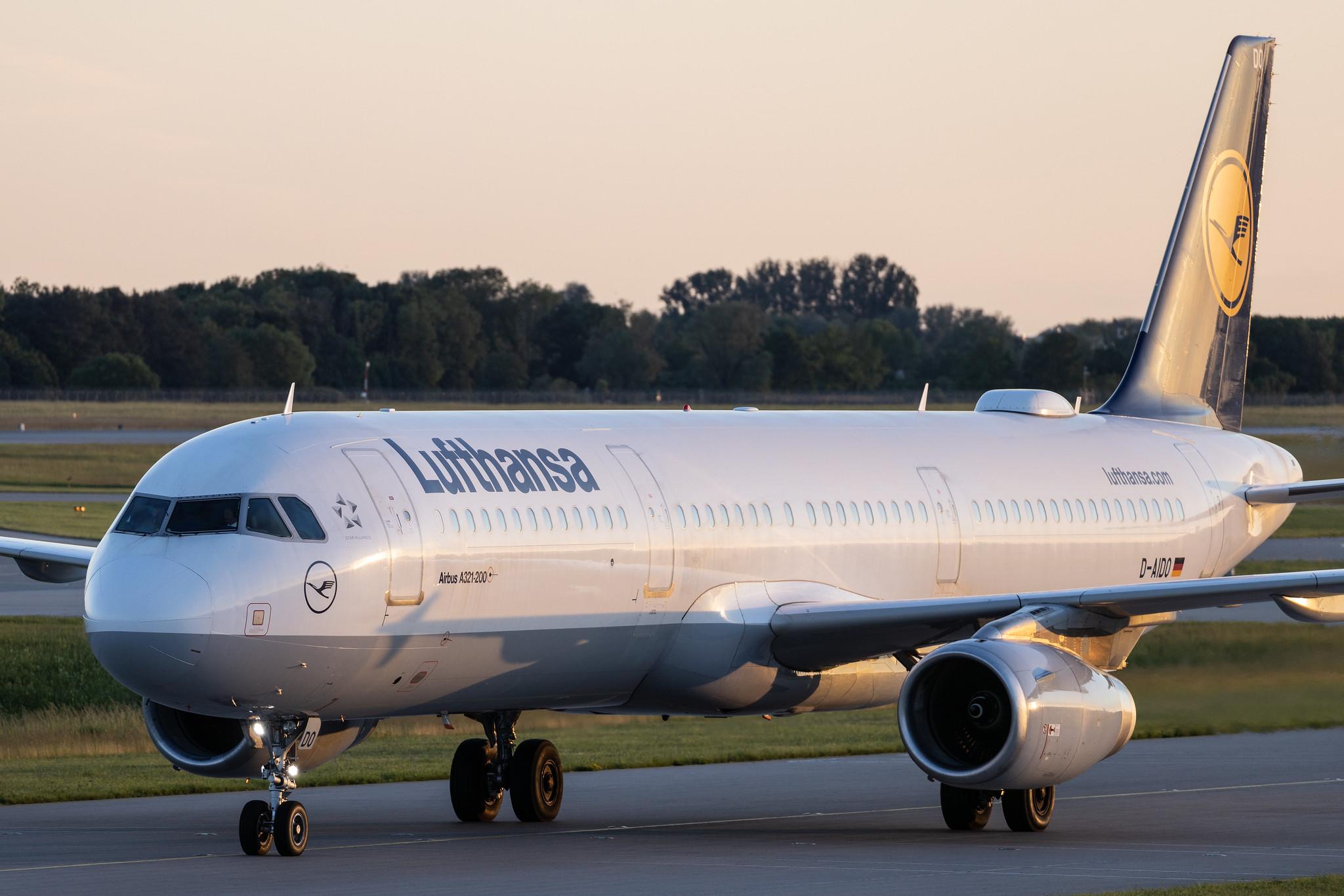 Munich Airport: Lufthansa (LH / DLH) | Airbus A321-231 A321 | D-AIDO | MSN 4994
