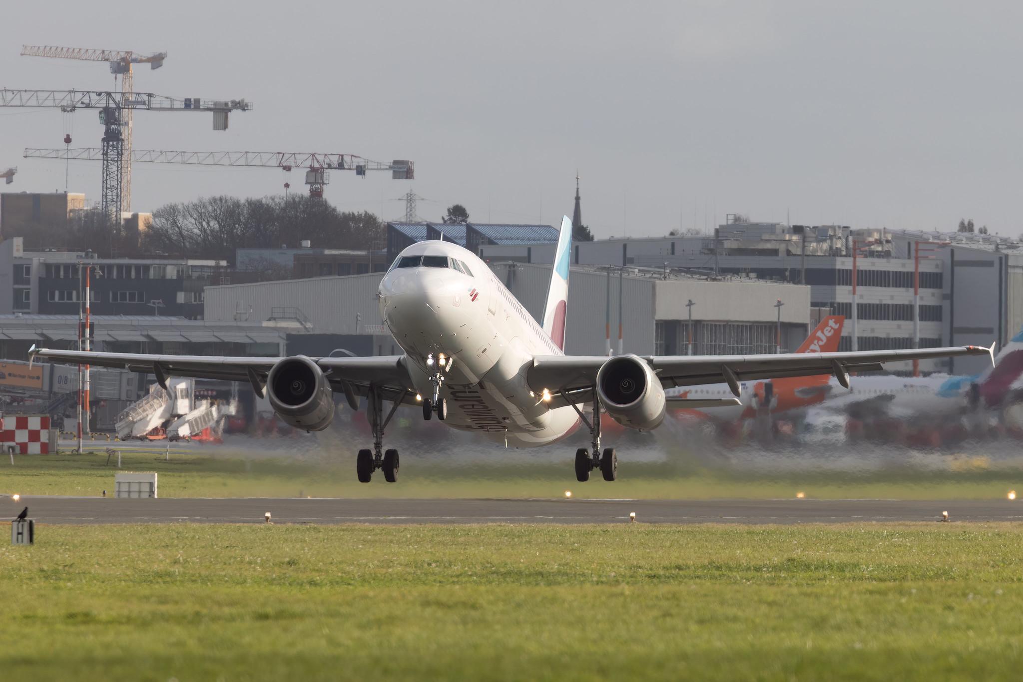 Hamburg Airport: Eurowings (EW / EWG) |  Airbus A319-132 A319 | D-AGWU | MSN 5457