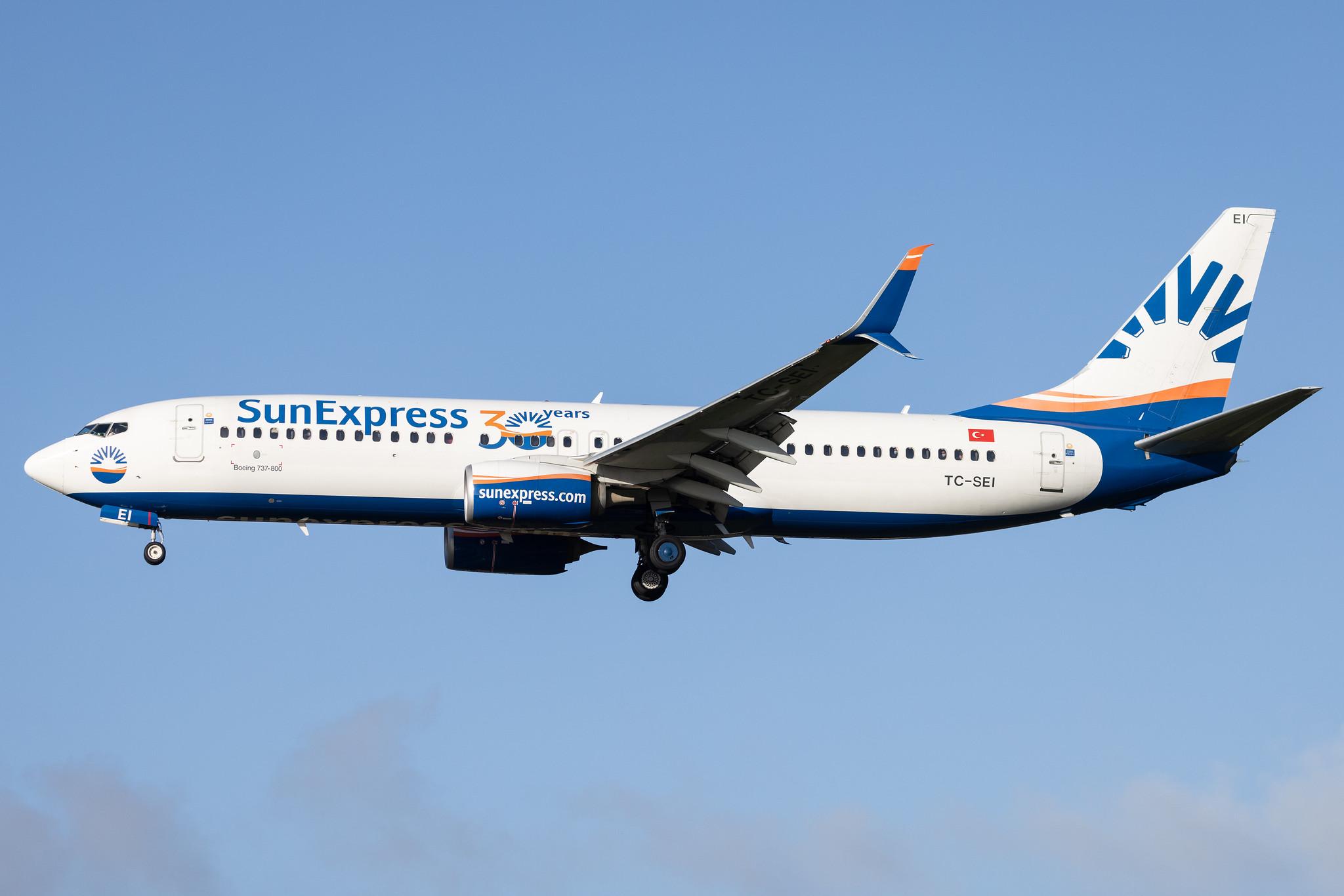 Hamburg Airport: SunExpress (XQ / SXS) |  Boeing 737-8HC B738 | TC-SEI | MSN 61170