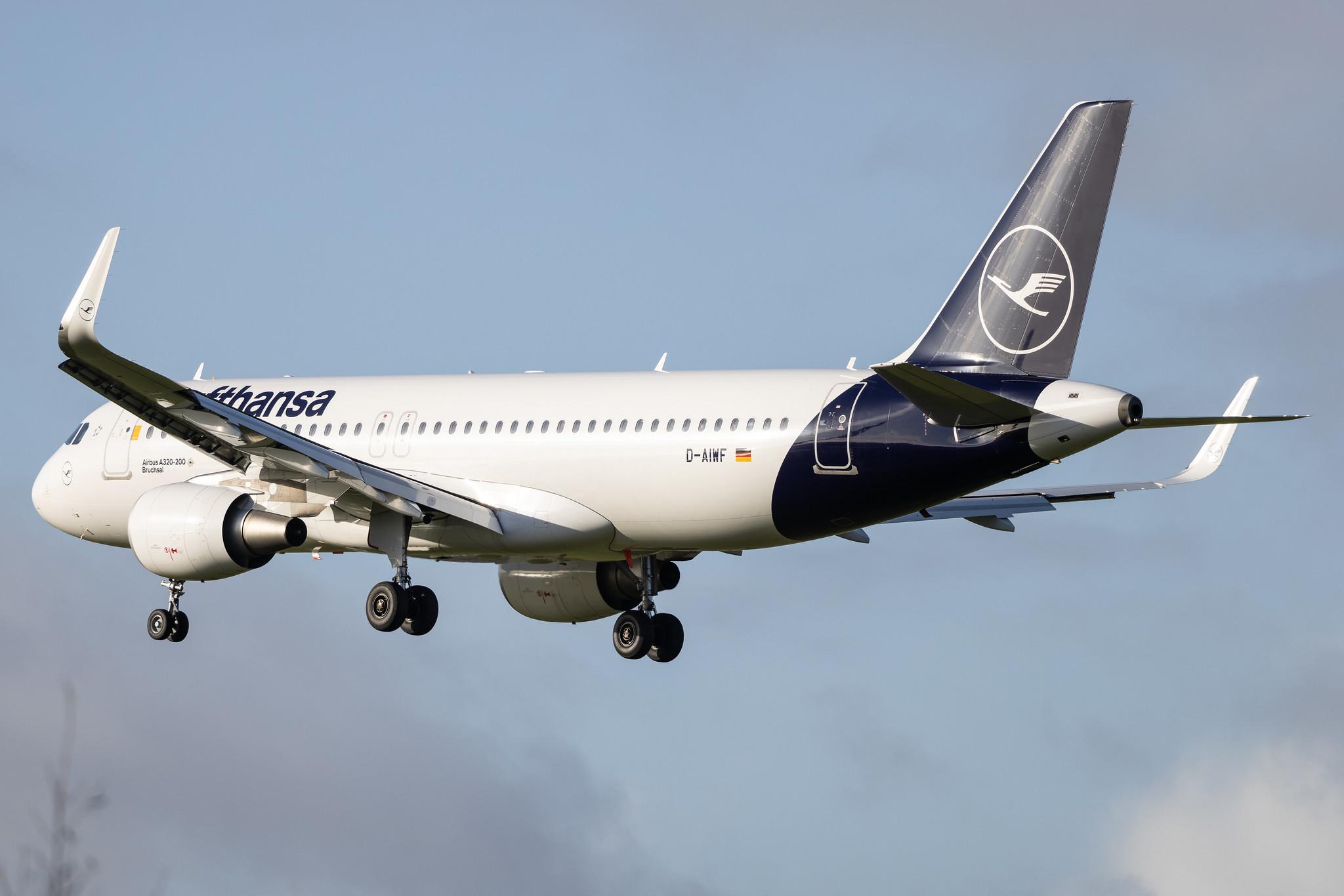 Hamburg Airport: Lufthansa (LH / DLH) |  Airbus A320-214 A320 | D-AIWF | MSN 8853