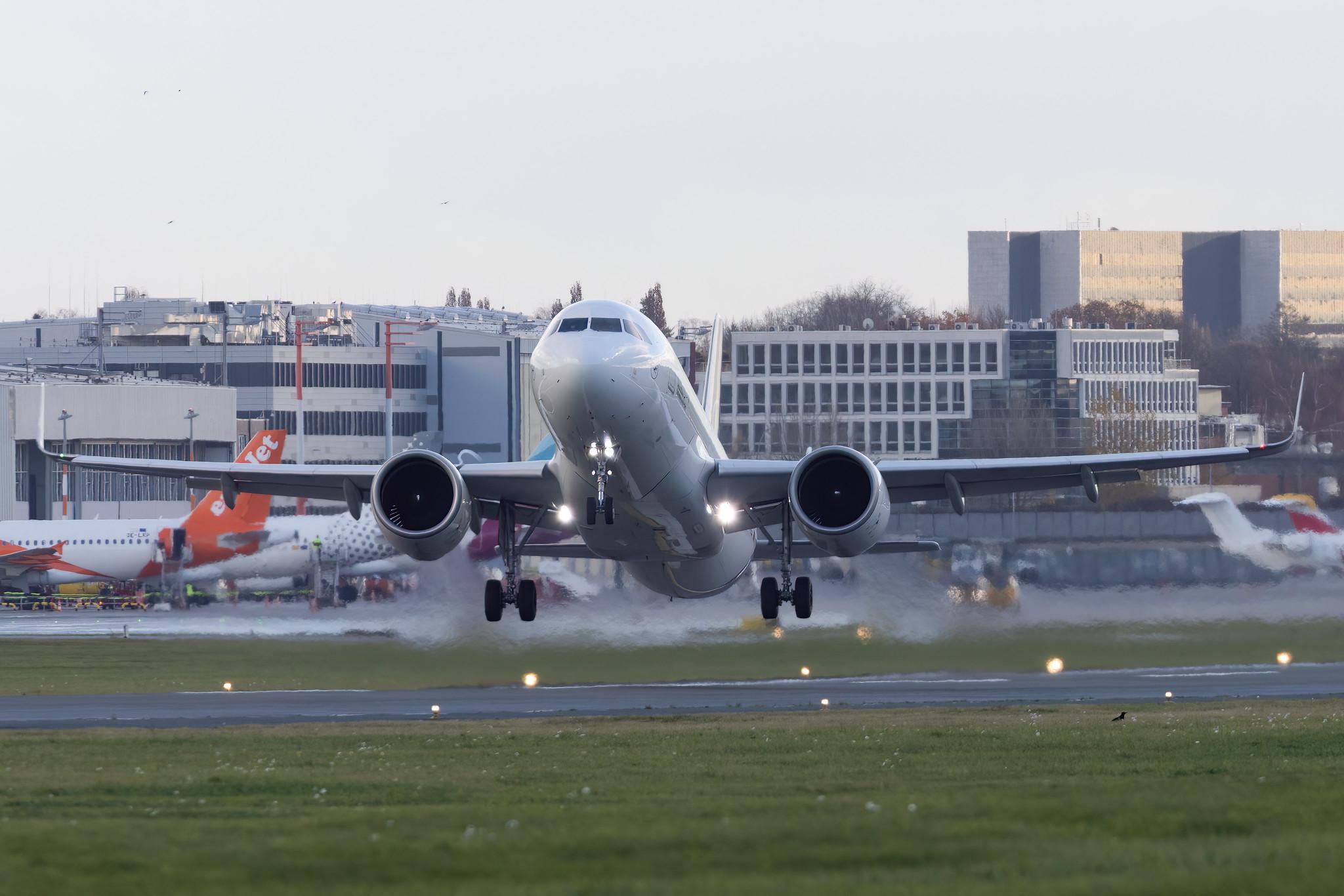 Hamburg Airport: Lufthansa (LH / DLH) |  Airbus A320-271N A20N | D-AINQ | MSN 8870