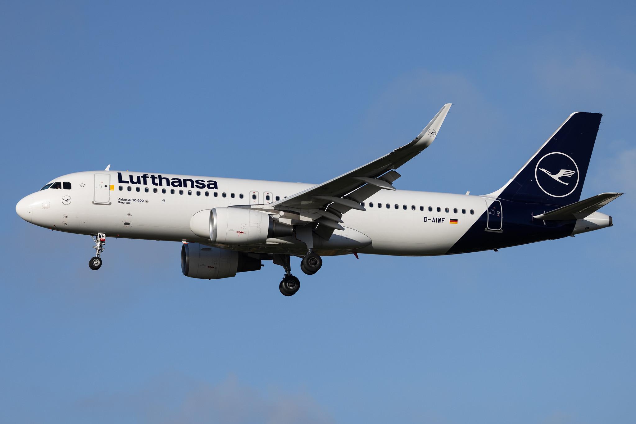 Hamburg Airport: Lufthansa (LH / DLH) |  Airbus A320-214 A320 | D-AIWF | MSN 8853