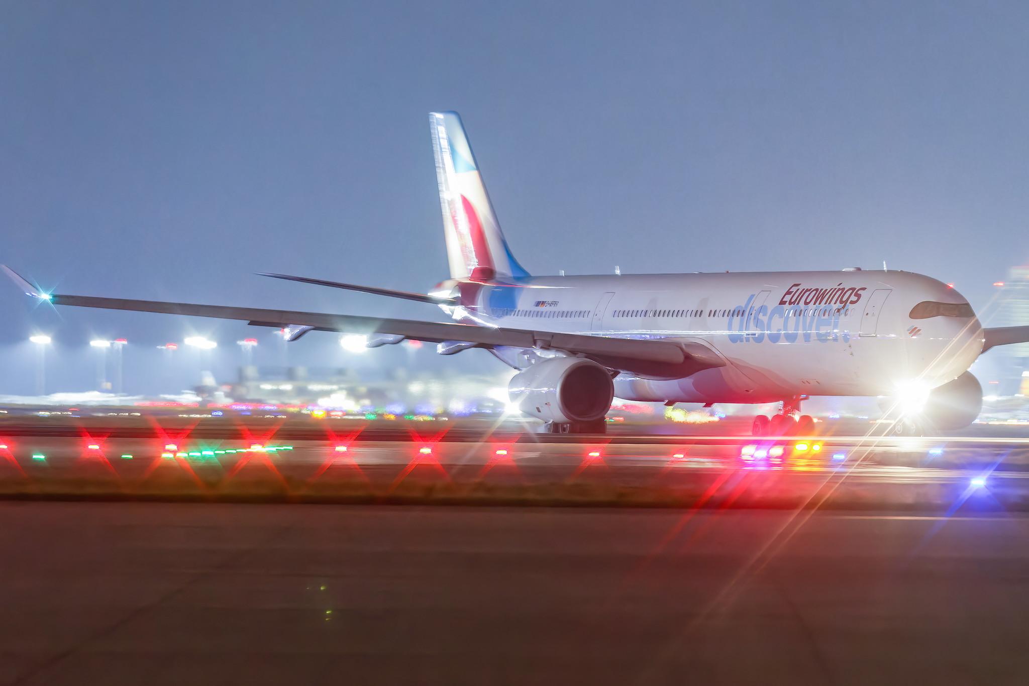 Frankfurt Airport: Eurowings Discover (4Y / OCN) |  Airbus A330-343 A333 | D-AFYR | MSN 1711