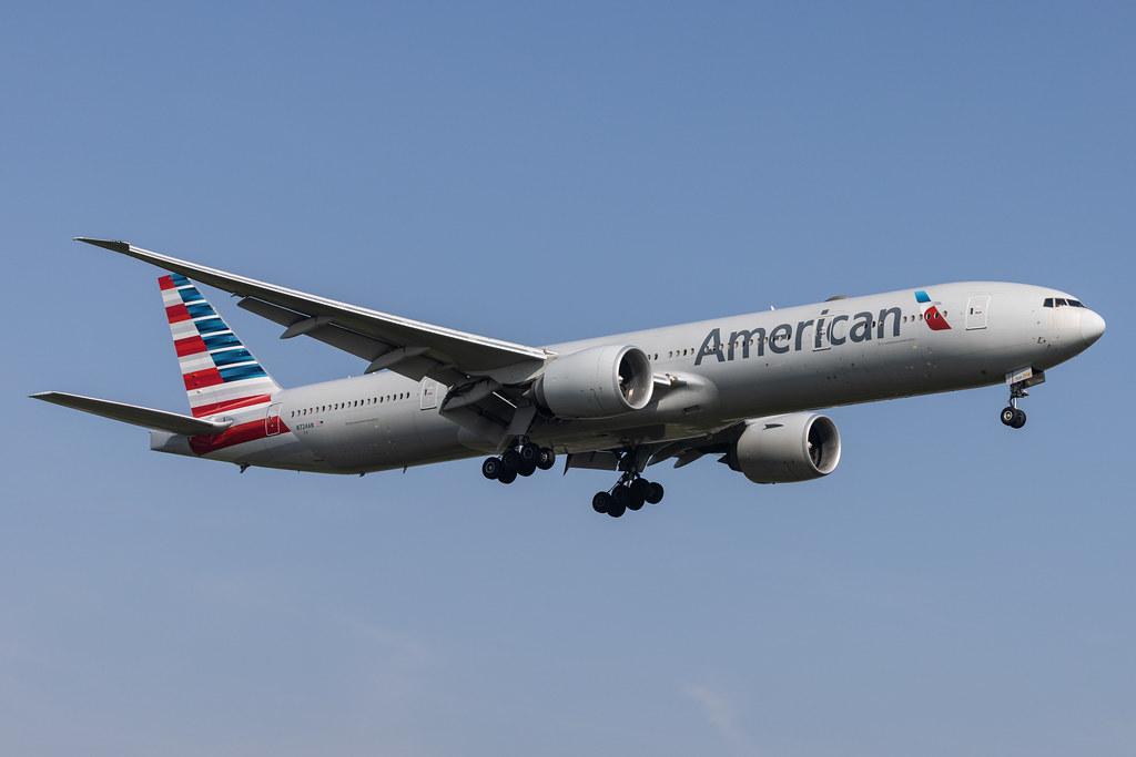 London Heathrow: American Airlines (AA / AAL) |  Boeing 777-323(ER) B77W | N724AN | MSN 31548