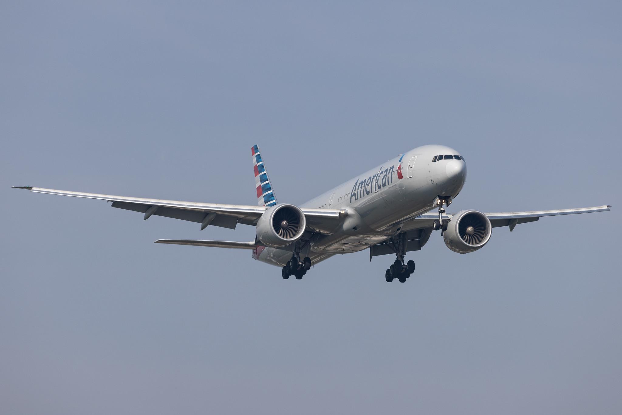 London Heathrow: American Airlines (AA / AAL) |  Boeing 777-323(ER) B77W | N732AN | MSN 31549