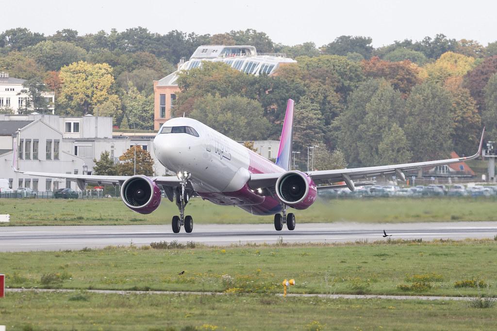 Hamburg Finkenwerder: Wizz Air Malta | Airbus A321-271NX A21N | 9H-WAD | MSN 11066
